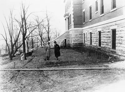 1920 2