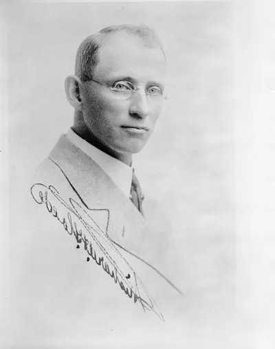 1920 3