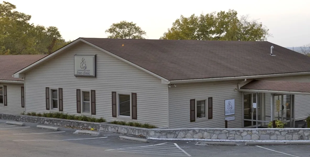 Free Clinic Opens 1995
